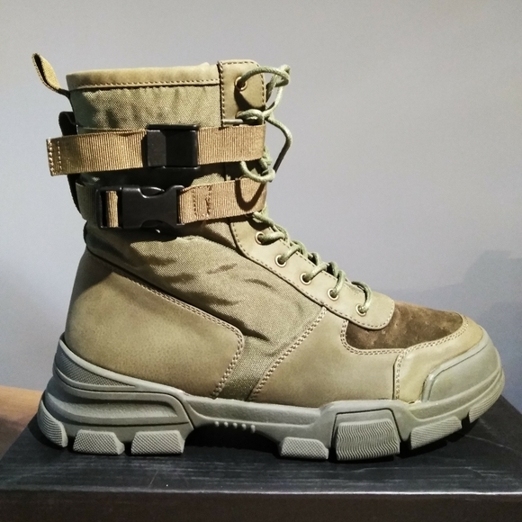 ๐ Fashion Nova Combat Boots - Picture 4 of 9